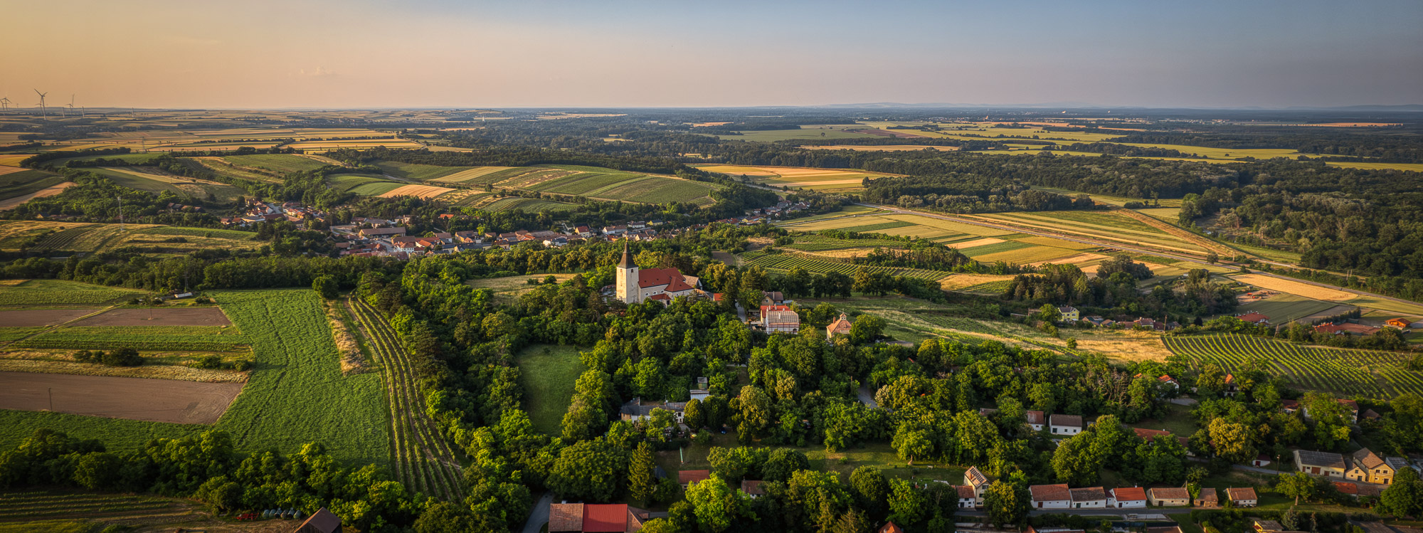 Stillfried Panorama bei Sonnenuntergang